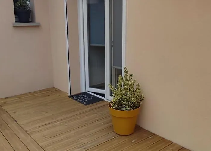 Entre Foret Et * סנגווינה